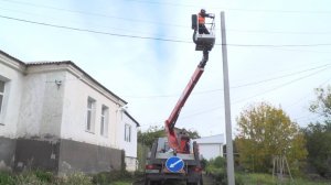 В Осипенко начался монтаж новых уличных светильников