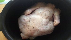 Курица, запеченная в мультиварке
