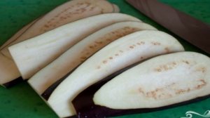 Рулетики из баклажанов с сыром фета