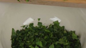 Салат из кабачков под зеленой заправкой