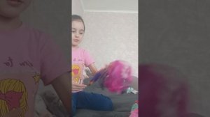 играю с старой куклой LOL