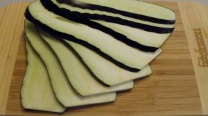 Рулетики из баклажанов с корейской морковкой