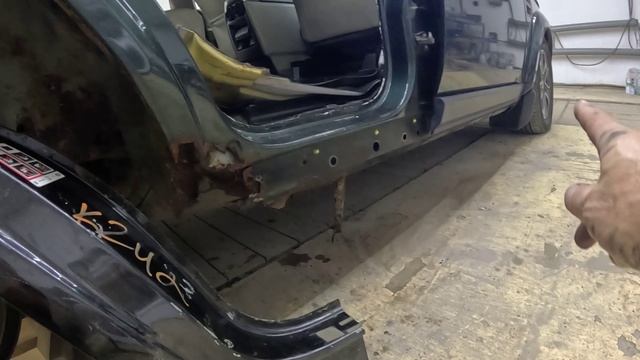 Замена арок и порогов на Land Rover Discovery 3. Серия #1