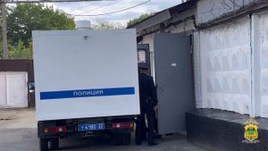В Курганинске полицейские по горячим следам задержали разбойника, напавшего с ножом на пенсионерку