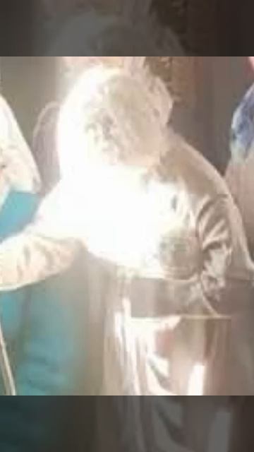 Серафим Саровский проявился на фото с паломниками . смотреть онлайн