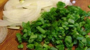 Салат из кальмаров с яйцом и кукурузой