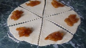 Рулетики из творожного теста с повидлом