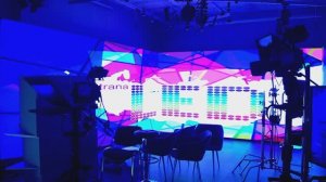 Видео стена StranaLED из 3ёх бесшовных светодиодных экранов под углом 90 градусов. www.stranaled.ru