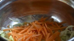 Салат со свежей морковью