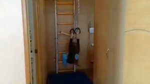 Спорт дома . Home sports .