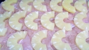Куриная грудка с ананасами в духовке