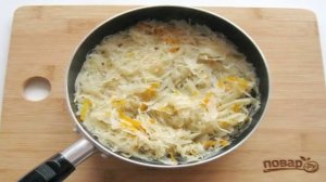 Пирог с квашеной капустой и грибами