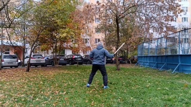 Упражнения с деревянным трёхсекционным цепом Сань-цзе-гунь