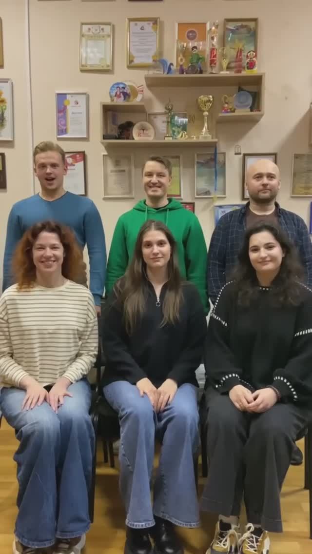 Смеемся всеми! Сможете угадать песню по смеху? Пишите варианты в комментариях. смотреть онлайн