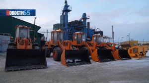 На дорогах скользко не будет. Городские службы переобувают технику и закупают пескосоляную смесь