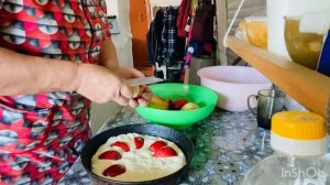 Мукбанк-испекла на десерт шарлотку