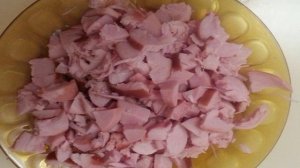 Салат Подарок с копченой курицей