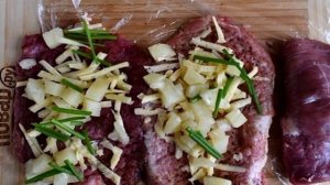 Рулетики из свинины с ананасами и сыром