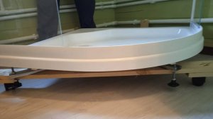 Как легко и очень просто двигать душевую кабину. Про временную канализацию. И про многое другое.