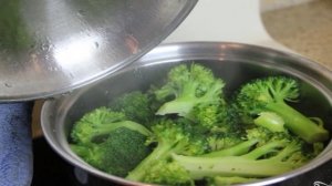 Куриная грудка с брокколи в духовке