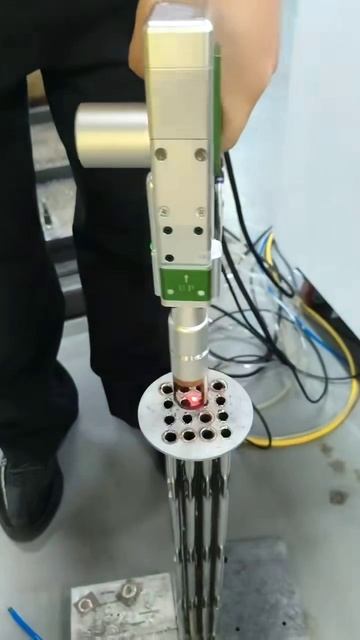 Лазерная сварка теплообменника из нержавейки пистолетом Relfar FWH20 DS50A смотреть онлайн