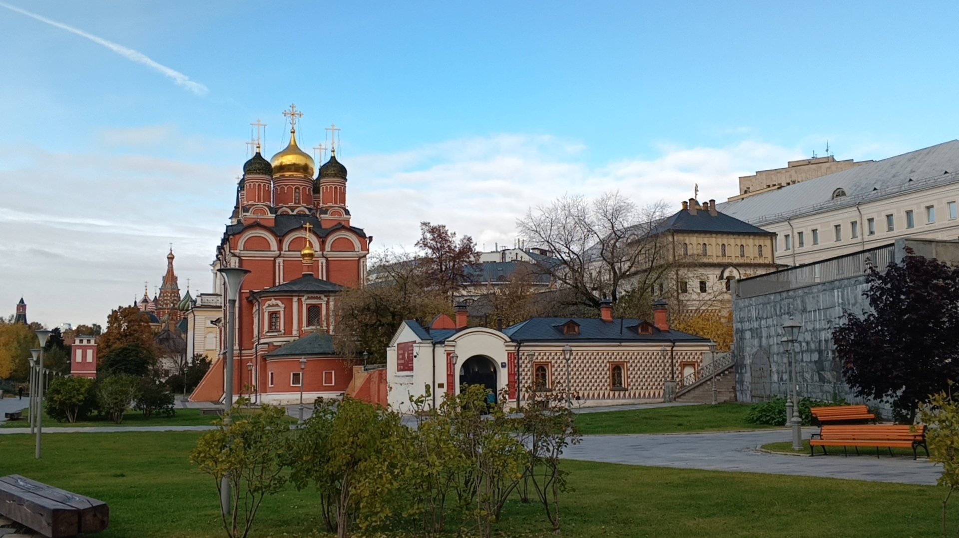 Прогулки по Москве. Утренняя прогулка по Зарядью. Пять храмов Зарядья смотреть онлайн