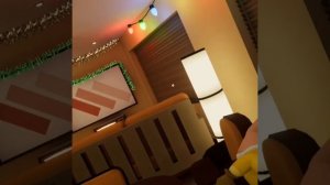 малыш в желтом