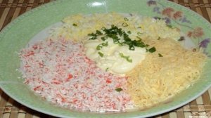 Рулетики из лаваша с крабовыми палочками