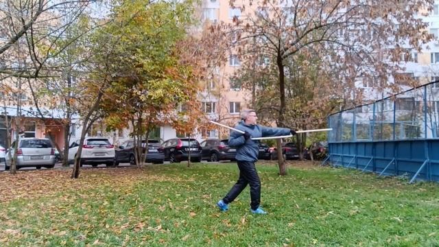 Упражнения с деревянным трёхсекционным цепом Сань-цзе-гунь (10)