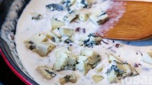 Куриная грудка под сырным соусом