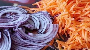 Салат из кальмаров и морской капусты