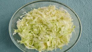 Салат из капусты, редиса и огурца