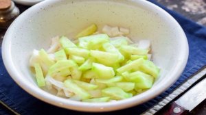 Салат из кальмаров с огурцами