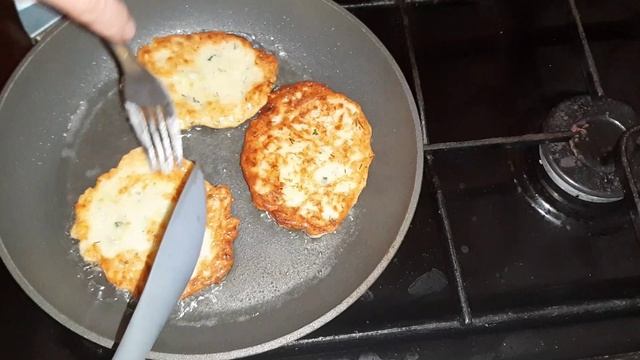 Экономное меню на 2 дня. Кабачковые оладьи, сырный суп-пюре смотреть онлайн