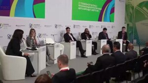 Министр энергетики Шри-Ланки выступает на Российской энергетической неделе в Москве