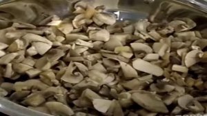 Салат из кальмаров и грибов