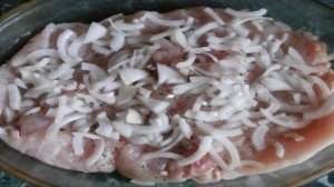 Куриная грудка с помидорами в духовке