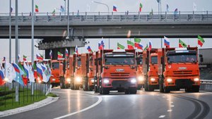 «Нужно шире внедрять современные технологии»: Путин открыл новые участки дорог в регионах России