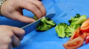 Салат из капусты брокколи