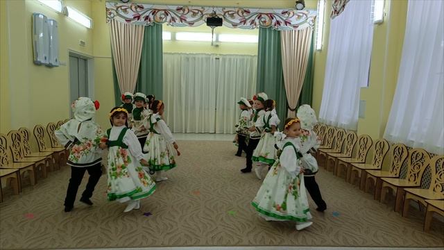 Танец с ложками "Лебедушка", Участники: Группа №14 "Космический отряд", 7 лет