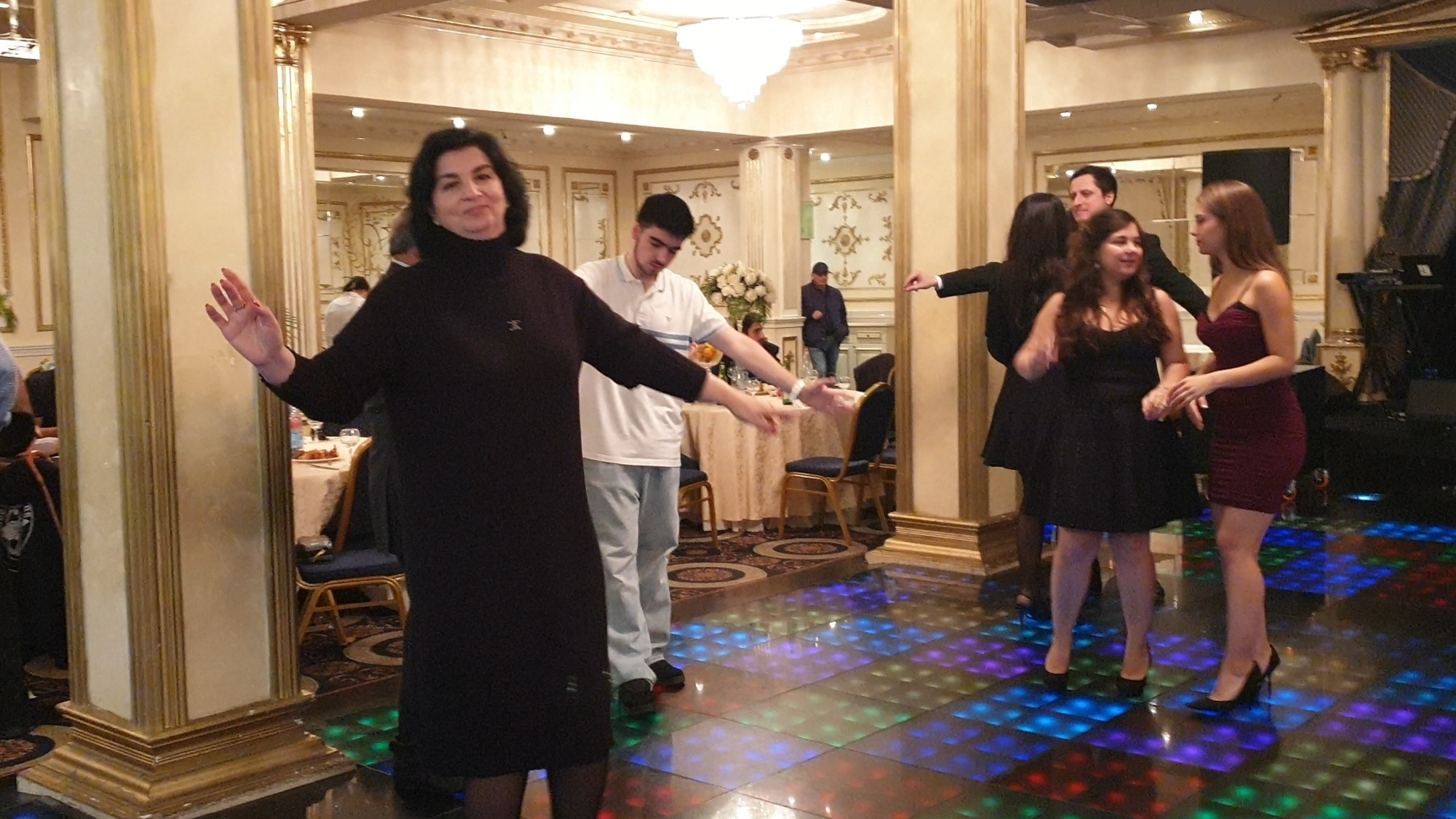 Ассирийцы 🔵⚪🔴 Духрана д Мар Давид в Москве 🎊🙌🙏❤ 15.10.2025