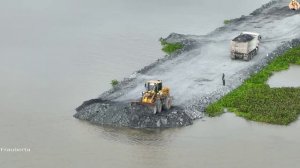 Строительство, дорога из щебёнки