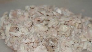 Салат слоеный с курицей и грибами