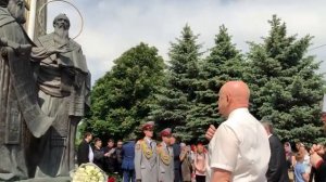 Митрополит Игнатий возложил цветы к памятнику святым равноапостольным Кириллу и Мефодию (24.05.2021)