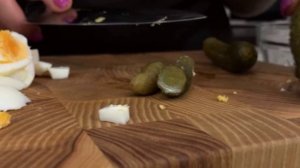 Салат из кальмаров с жареными грибами