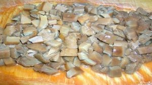 Салат по-деревенски с грибами