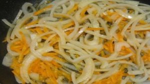 Пангасиус, тушеный с овощами