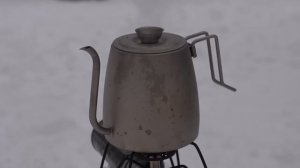 Сильный снегопад в надувной горячей палатке весом 9кг в одиночестве , отдых😊😊😊