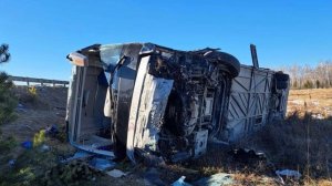 Автобус с вахтовиками несколько раз перевернулся на трассе в Амурской области