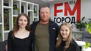 Здесь побеждает тот, кто играет черными. Но такое бывает редко.